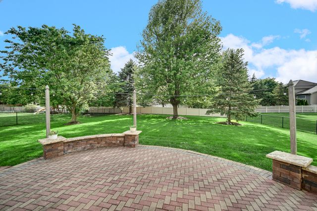 5307 Catclaw Court, Naperville, IL 60564