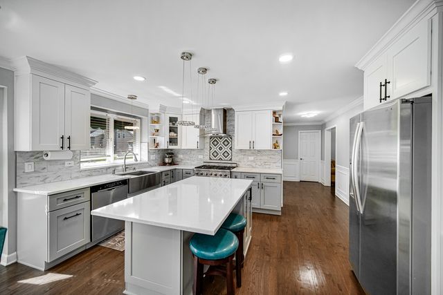 5307 Catclaw Court, Naperville, IL 60564