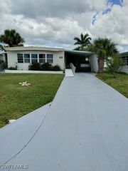 519 Riviera BLVD E, Naples, FL 34112