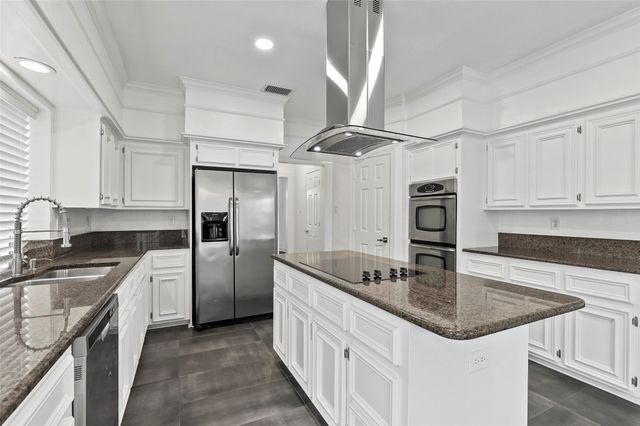 545 Oak Hill Drive, Southlake, TX 76092