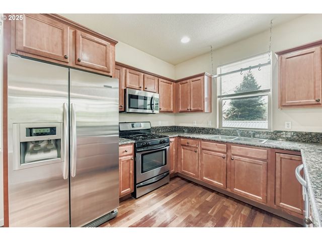 7912 Ne KLICKITAT St, Portland, OR 97213