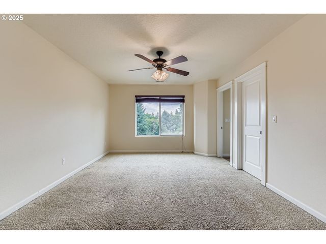 7912 Ne KLICKITAT St, Portland, OR 97213