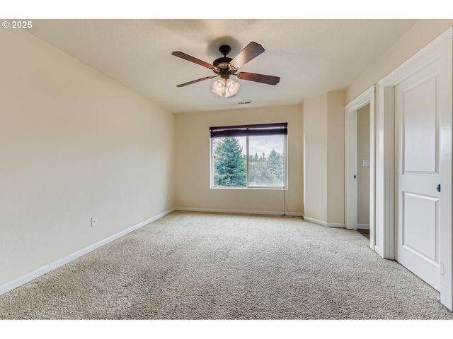 7912 Ne KLICKITAT St, Portland, OR 97213