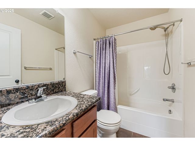 7912 Ne KLICKITAT St, Portland, OR 97213