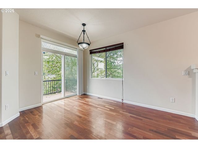 7912 Ne KLICKITAT St, Portland, OR 97213