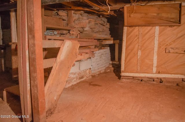 689 Old Road, Windham, NY 12496