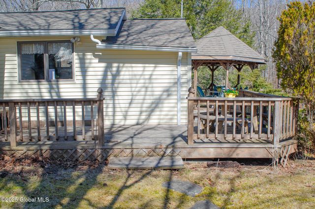 689 Old Road, Windham, NY 12496