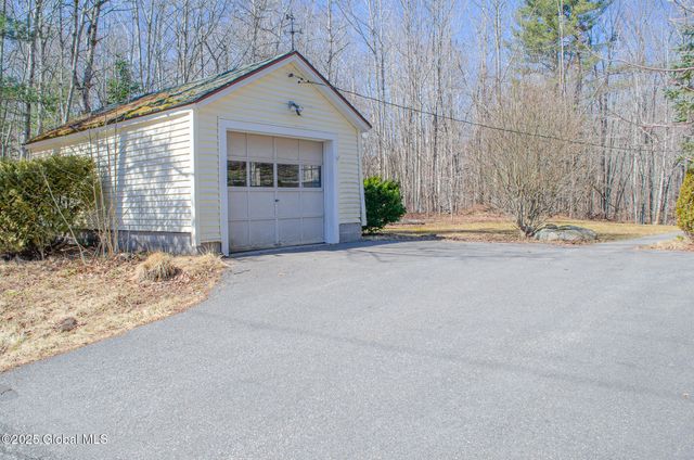 689 Old Road, Windham, NY 12496