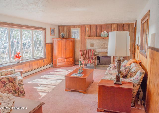 689 Old Road, Windham, NY 12496