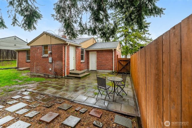 11469 37th Avenue SW, Seattle, WA 98146