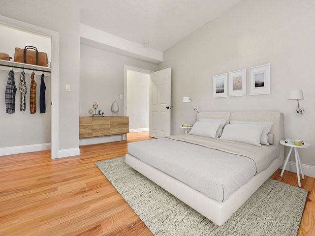 26 Arcadia 2R, Boston, MA 02122