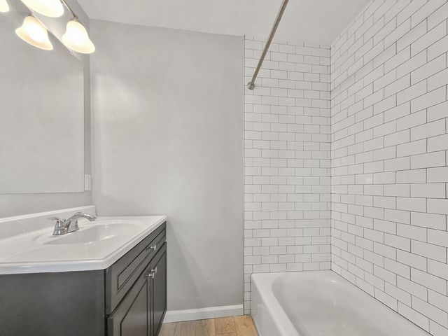26 Arcadia 2R, Boston, MA 02122