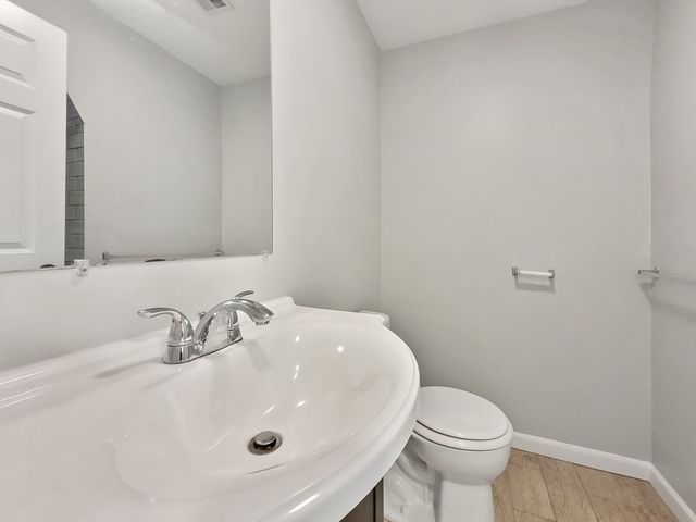 26 Arcadia 2R, Boston, MA 02122