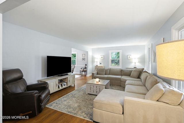86 Knollwood Drive, Tinton Falls, NJ 07724