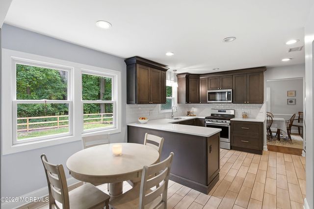 86 Knollwood Drive, Tinton Falls, NJ 07724