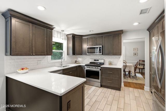 86 Knollwood Drive, Tinton Falls, NJ 07724