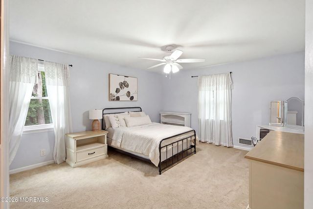 86 Knollwood Drive, Tinton Falls, NJ 07724