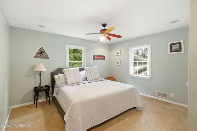 86 Knollwood Drive, Tinton Falls, NJ 07724
