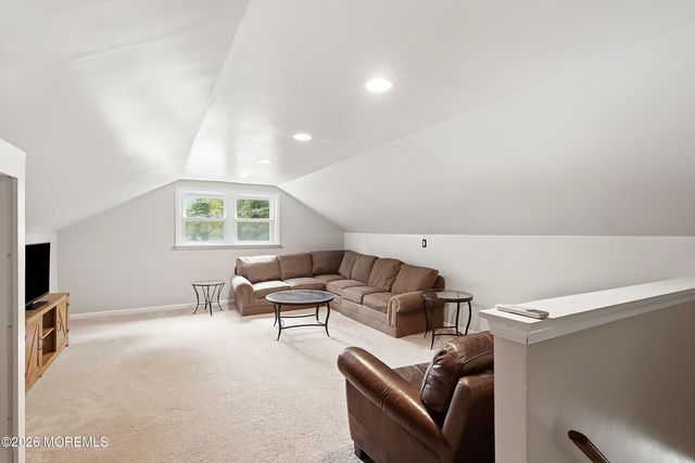 86 Knollwood Drive, Tinton Falls, NJ 07724