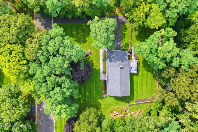 86 Knollwood Drive, Tinton Falls, NJ 07724