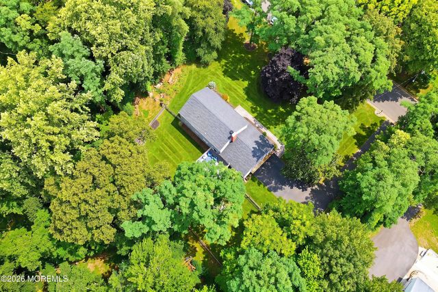 86 Knollwood Drive, Tinton Falls, NJ 07724