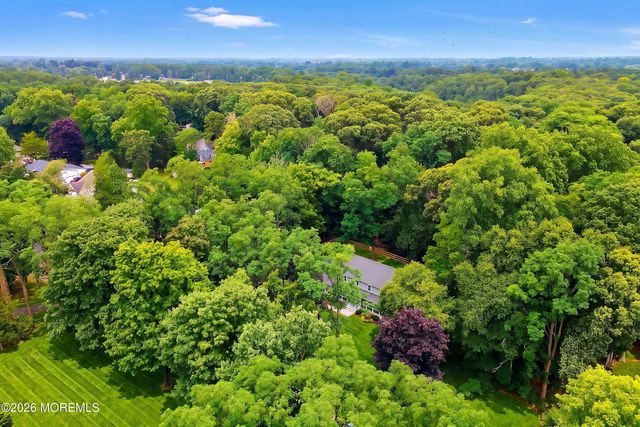 86 Knollwood Drive, Tinton Falls, NJ 07724