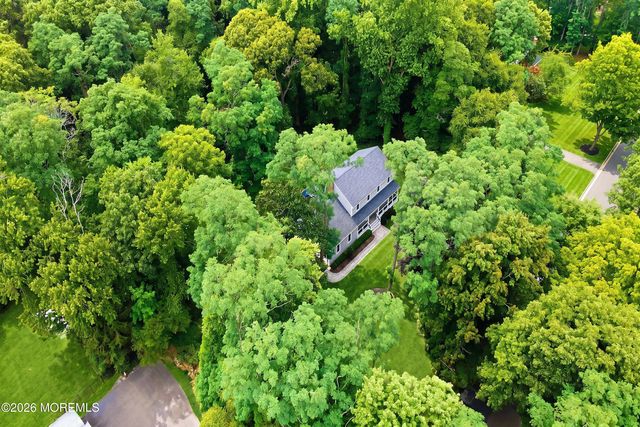 86 Knollwood Drive, Tinton Falls, NJ 07724