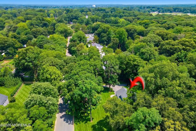 86 Knollwood Drive, Tinton Falls, NJ 07724