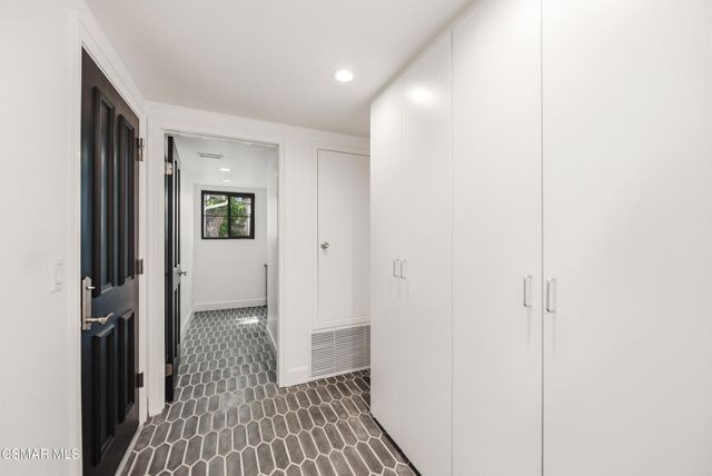 29455 Fountainwood Street, Agoura Hills, CA 91301