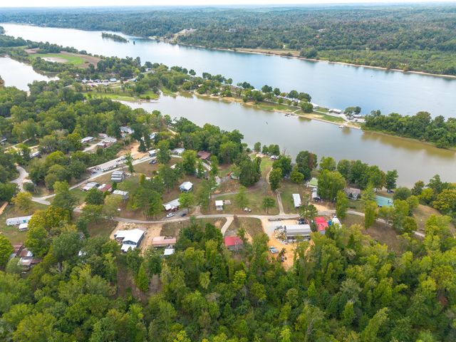 4428 Deer Creek Rd, Linden, TN 37096