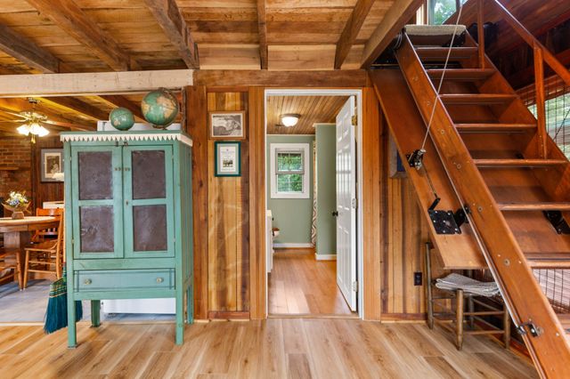 4428 Deer Creek Rd, Linden, TN 37096