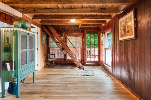 4428 Deer Creek Rd, Linden, TN 37096