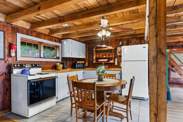 4428 Deer Creek Rd, Linden, TN 37096