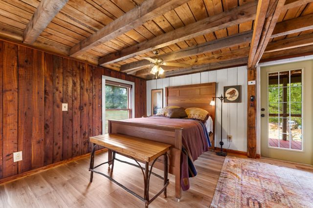 4428 Deer Creek Rd, Linden, TN 37096