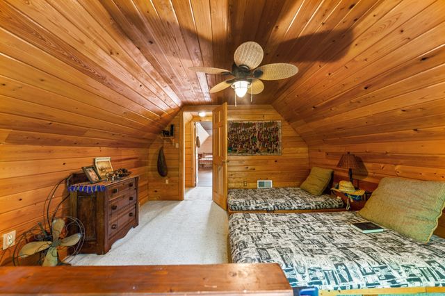4428 Deer Creek Rd, Linden, TN 37096