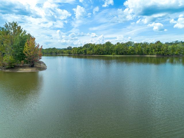 4428 Deer Creek Rd, Linden, TN 37096