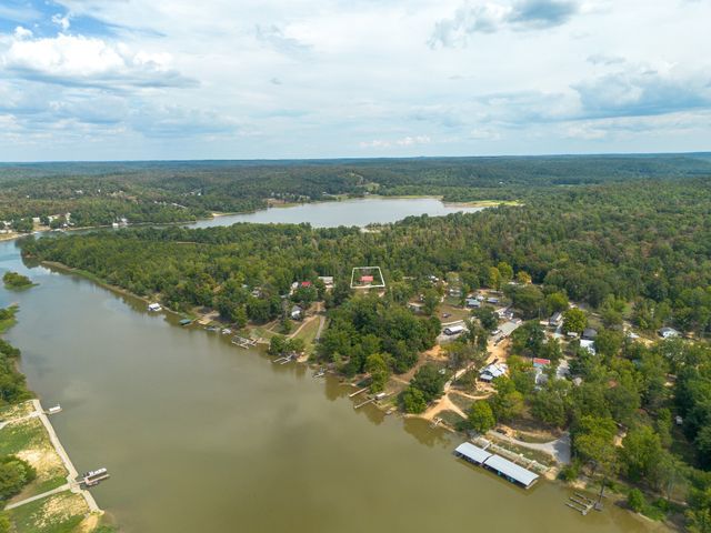4428 Deer Creek Rd, Linden, TN 37096