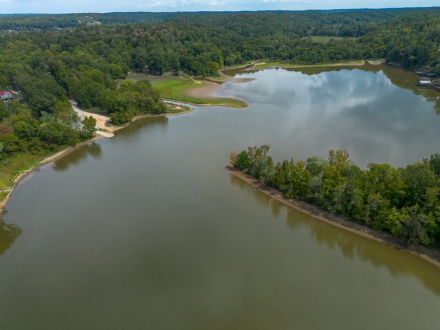 4428 Deer Creek Rd, Linden, TN 37096