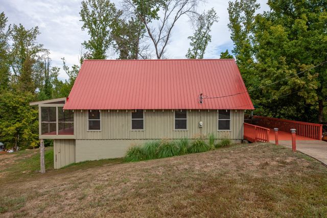 4428 Deer Creek Rd, Linden, TN 37096
