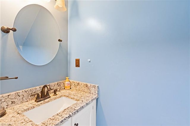 508 Kemp LNDG, Suffolk, VA 23434