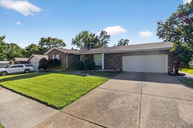 5709 Chatport Road, St Louis, MO 63129