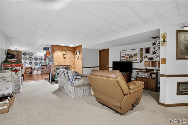 5709 Chatport Road, St Louis, MO 63129