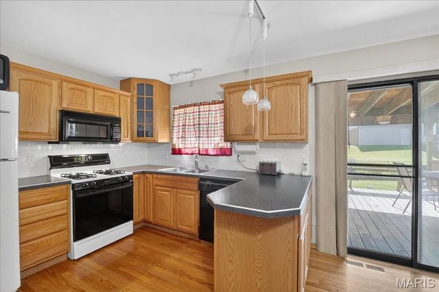 5709 Chatport Road, St Louis, MO 63129