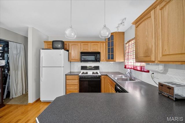 5709 Chatport Road, St Louis, MO 63129