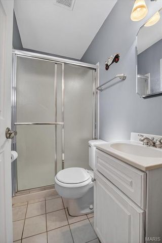 5709 Chatport Road, St Louis, MO 63129