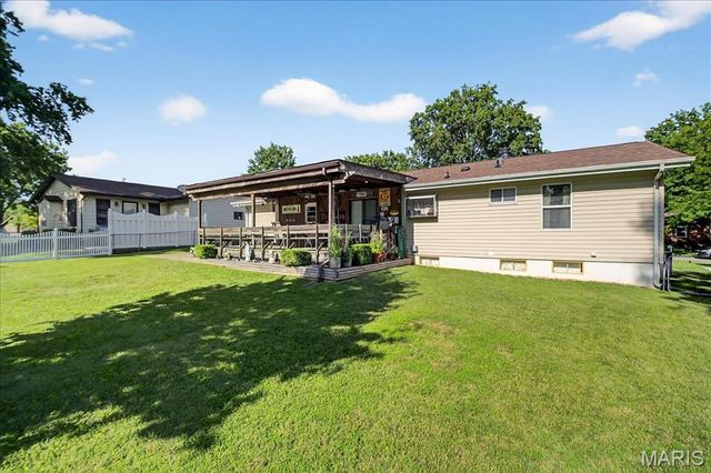 5709 Chatport Road, St Louis, MO 63129