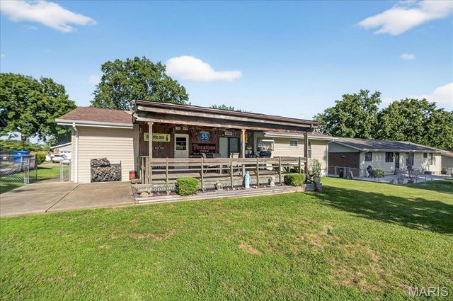 5709 Chatport Road, St Louis, MO 63129