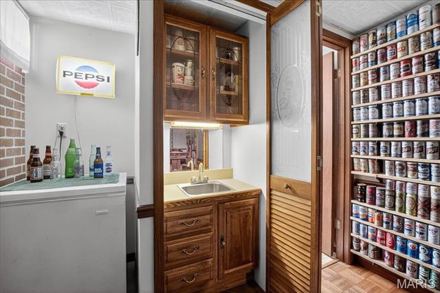 5709 Chatport Road, St Louis, MO 63129