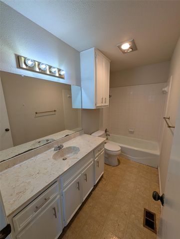 7800 Northcrest BLVD 204, Austin, TX 78752