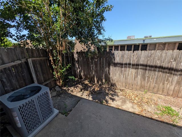 7800 Northcrest BLVD 204, Austin, TX 78752